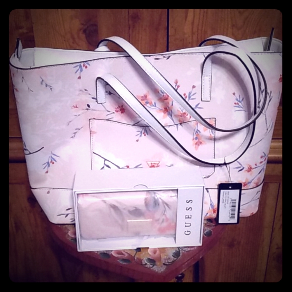 COPY - Guess tote with wallet